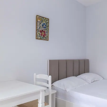 Nomia Apartmán *