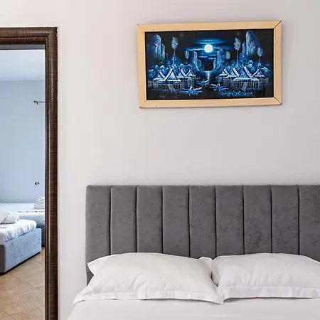 Nomia Apartament *