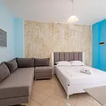 Nomia קסאמיל